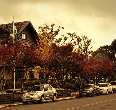 Arquitetura em estilo enxaimel no centro de Gramado