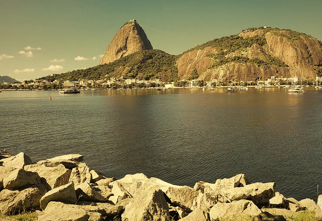 Pão de Açúcar visto da Baía de Guanabara